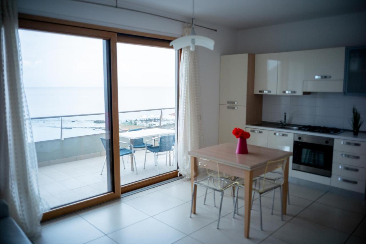 Residence Lungomare Porto Torres Exterior foto
